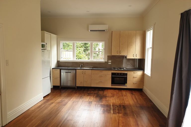 Photo of property in 78 Raroa Road, Kelburn, Wellington, 6012