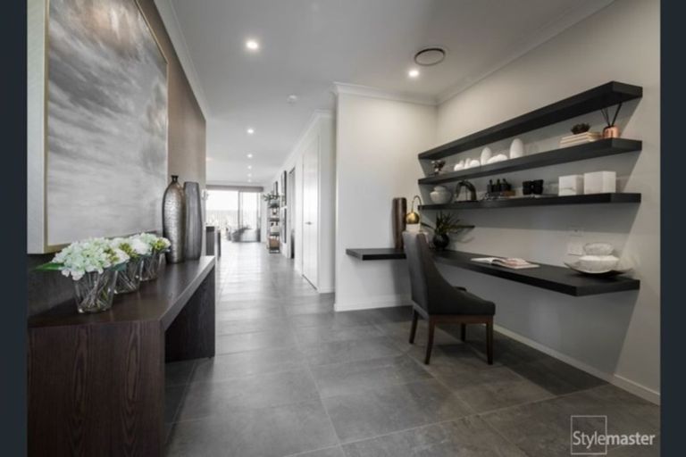 Photo of property in 14 Aotea Drive, Aotea, Porirua, 5024