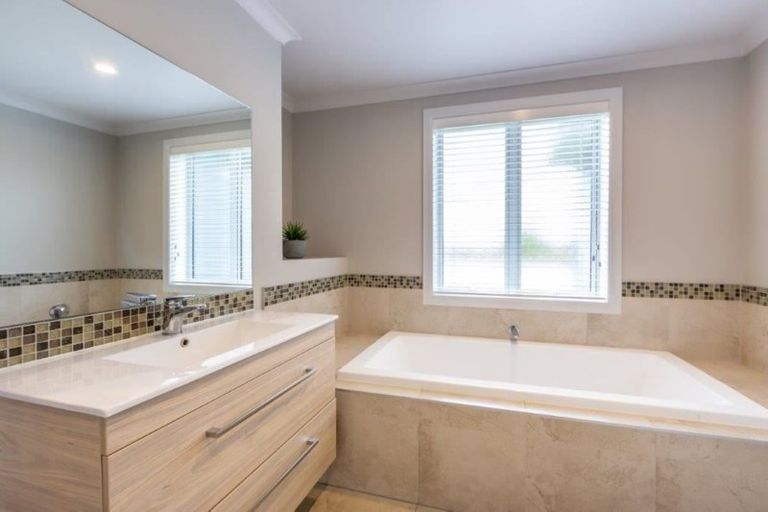 Photo of property in 23 Provincial Road, Halswell, Christchurch, 8025