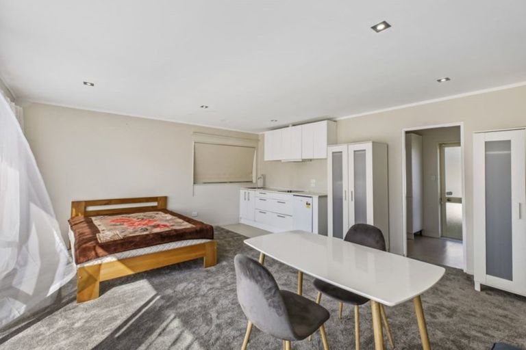 Photo of property in 25 Rosemead Place, Randwick Park, Auckland, 2105