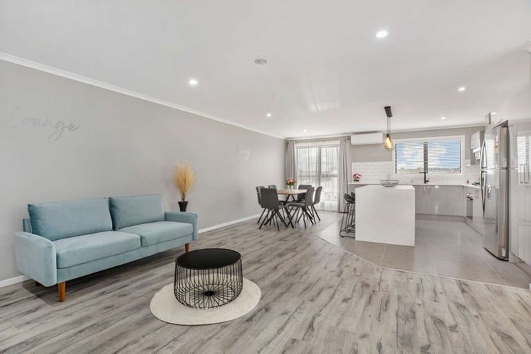 Photo of property in 2b Wyon Way, Flat Bush, Auckland, 2016