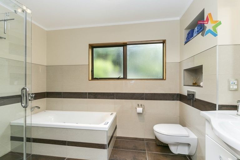 Photo of property in 18 Kilsyth Street, Karori, Wellington, 6012