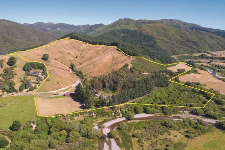 Photo of property in 1768e State Highway 2, Kaitoke, Upper Hutt, 5018