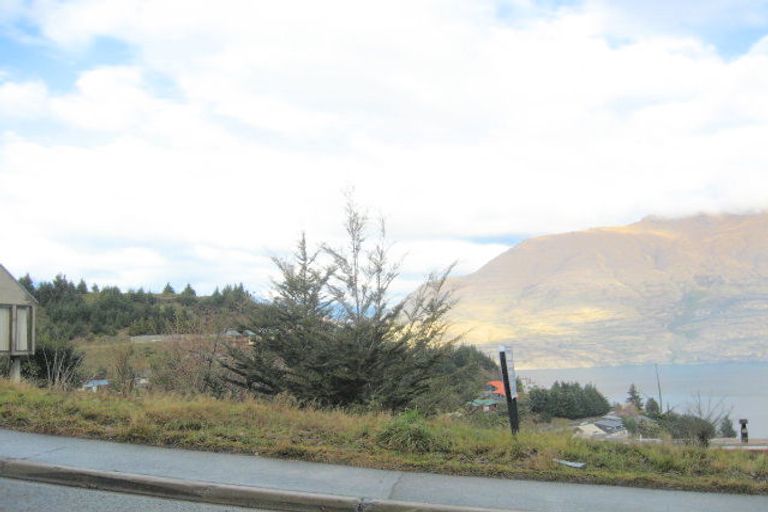 Photo of property in 22 Dart Place, Fernhill, Queenstown, 9300