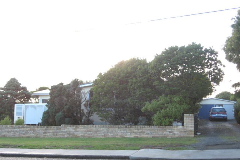 Photo of property in 94 Alexander Road, Raumati Beach, Paraparaumu, 5032