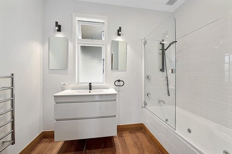 Photo of property in 24 Fitzherbert Street, Alicetown, Lower Hutt, 5010