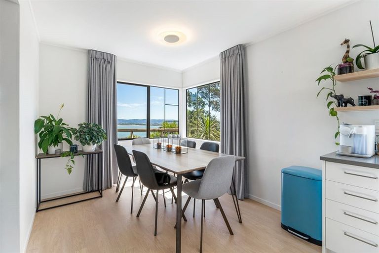 Photo of property in 2/60 Rangatira Road, Beach Haven, Auckland, 0626