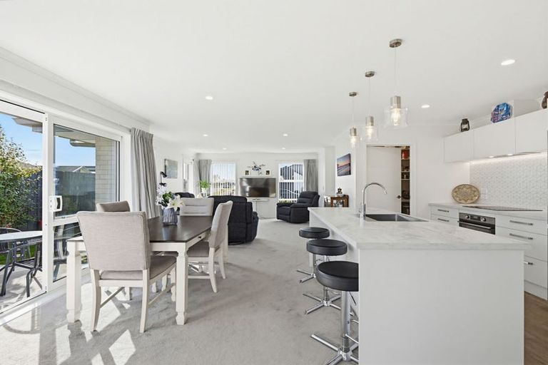 Photo of property in 35 Larissa Road, Halswell, Christchurch, 8025