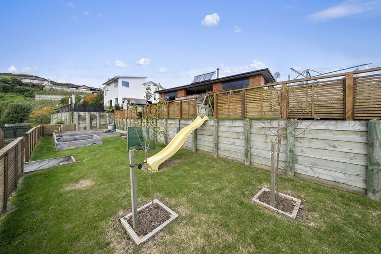 Photo of property in 10 Mervyn Kemp Drive, Tawa, Wellington, 5028