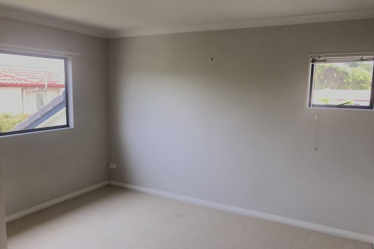 Photo of property in 132 Hugh Green Drive, Pinehill, Auckland, 0632