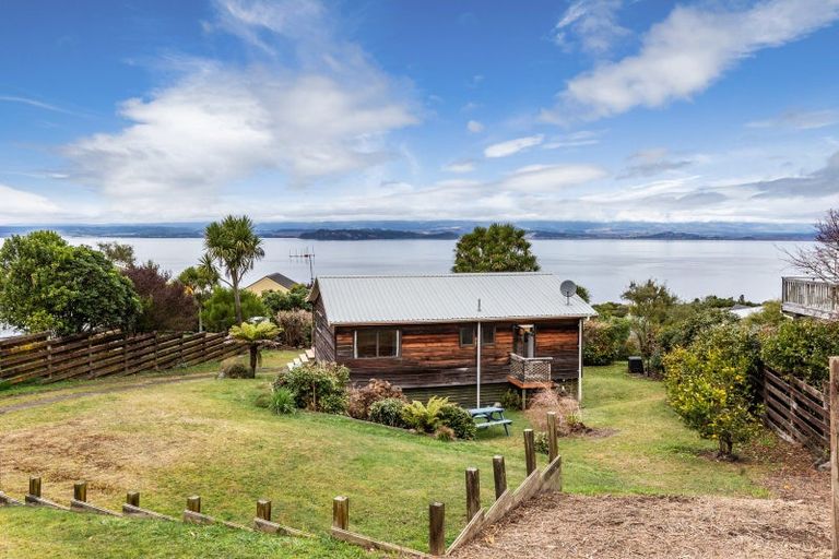 Photo of property in 19 Turangitukua Terrace, Kuratau, Turangi, 3381