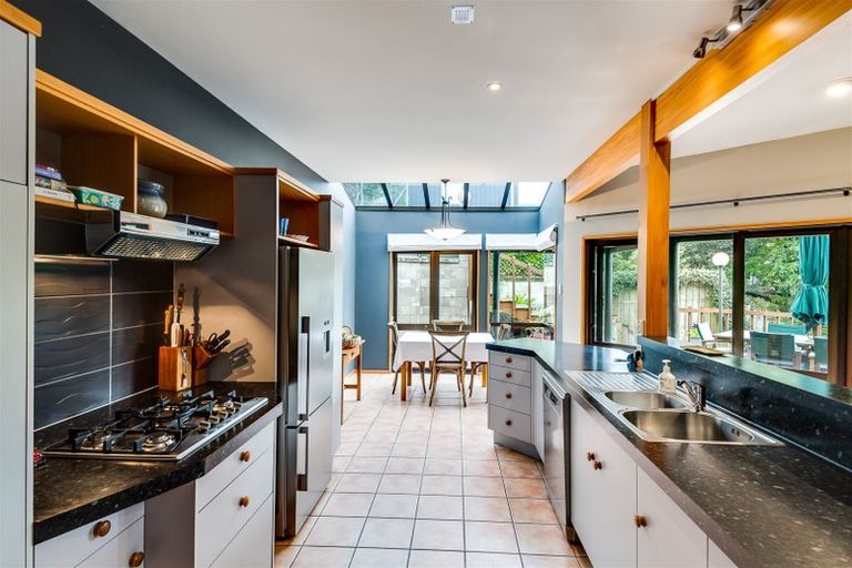 Photo of property in 19a Selwyn Road, Hospital Hill, Napier, 4110