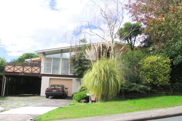 Photo of property in 4 Seabar Place, Glen Eden, Auckland, 0602