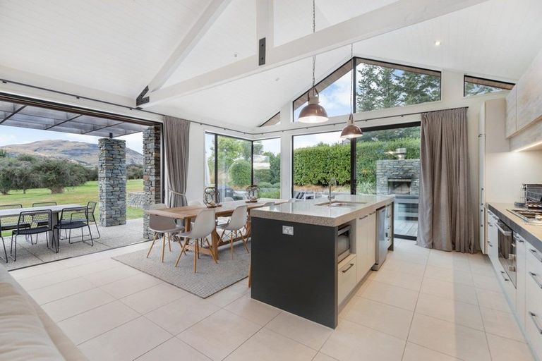 Photo of property in 8 Buckler Court, Jacks Point, Queenstown, 9371