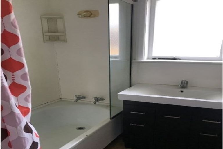 Photo of property in 98 Te Rangitautahanga Road, Turangi, 3334