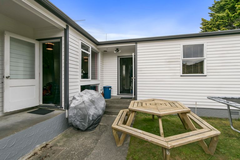 Photo of property in 31 Beaumaris Crescent, Ascot Park, Porirua, 5024