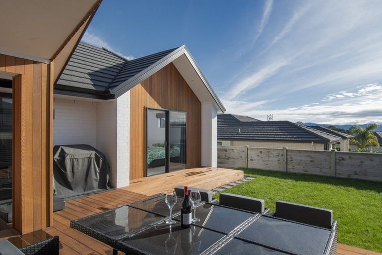 Photo of property in 18 Augusta Rise, Omokoroa, 3114