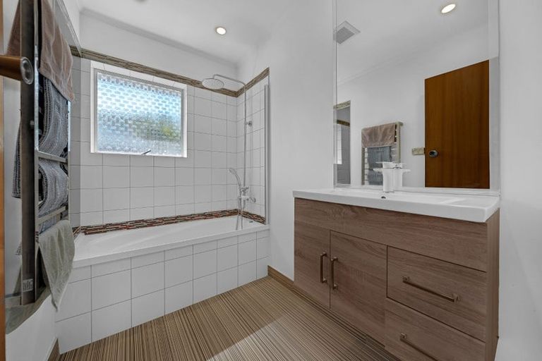 Photo of property in 3/1 Ribblesdale Road, Henderson, Auckland, 0612