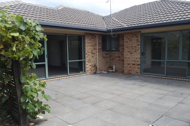 Photo of property in 3 Carinya Lane, Heathcote Valley, Christchurch, 8022