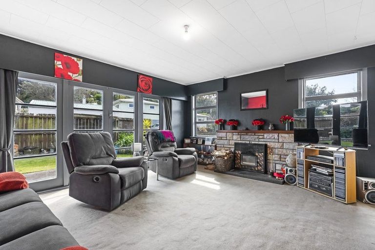 Photo of property in 10 Hillside Crescent, Westown, New Plymouth, 4310