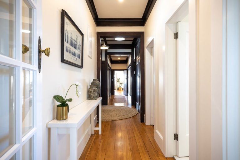 Photo of property in 22 Ridge Lane, New Plymouth, 4310