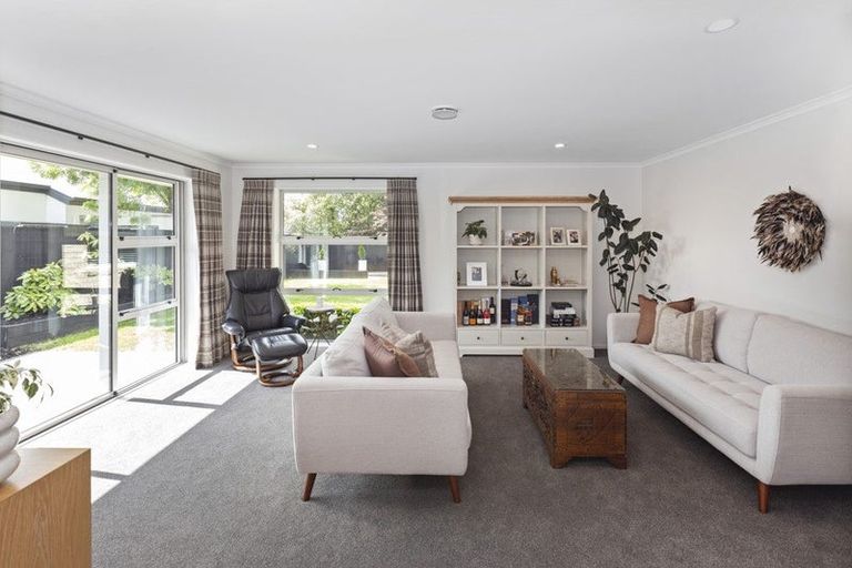 Photo of property in 28 Holiday Drive, Mairehau, Christchurch, 8052