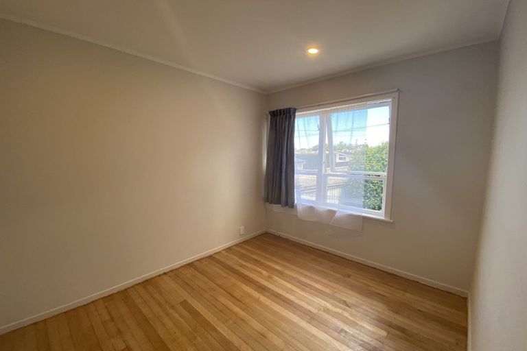 Photo of property in 24 Waipani Road, Te Atatu Peninsula, Auckland, 0610