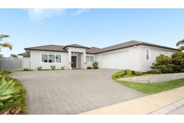 Photo of property in 45 Oceania Sands Way, Papamoa Beach, Papamoa, 3118