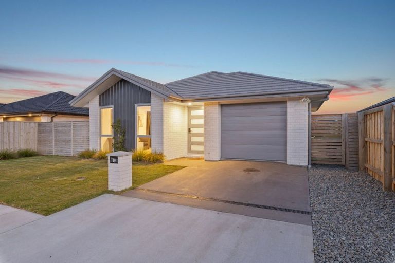 Photo of property in 16 Croydon Street, Woodend, 7610