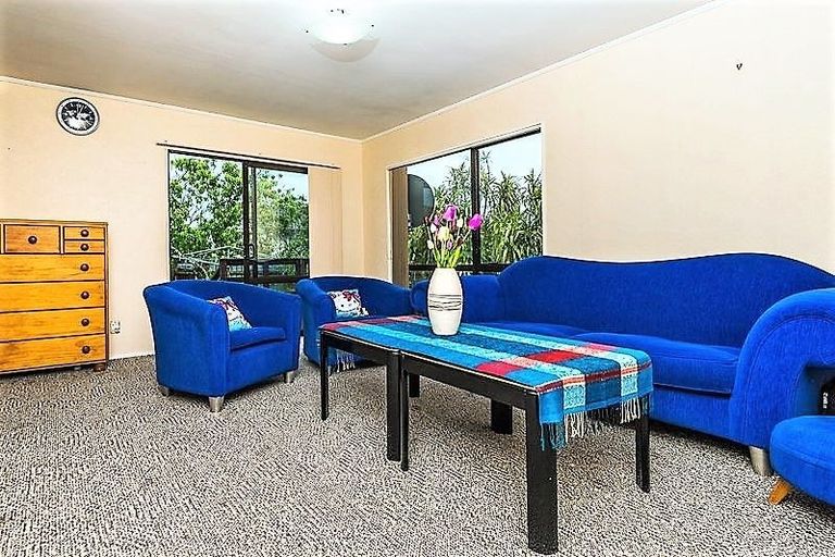 Photo of property in 2/190 Te Irirangi Drive, Flat Bush, Auckland, 2019