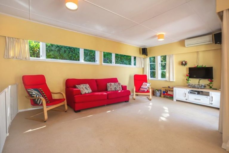 Photo of property in 110 Rawhiti Road, Pukerua Bay, 5026