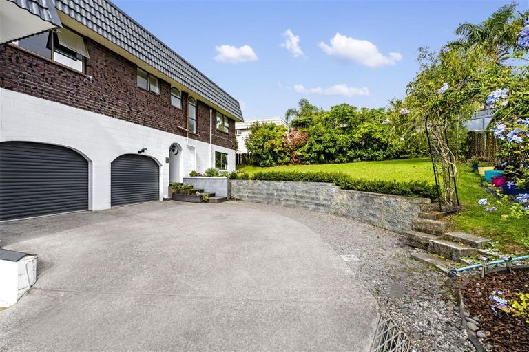 Photo of property in 2/160 Stapleford Crescent, Browns Bay, Auckland, 0630