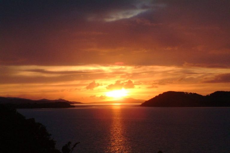 Photo of property in 120 Kawakawa Bay Coast Road, Kawakawa Bay, Papakura, 2585