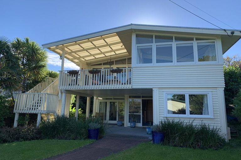 Photo of property in 14 Wairoa Road, Narrow Neck, Auckland, 0624