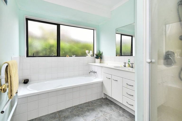 Photo of property in 10 Kylie Court, Clover Park, Auckland, 2019