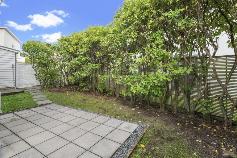 Photo of property in 5/40 Scarlet Oak Drive, Schnapper Rock, Auckland, 0632