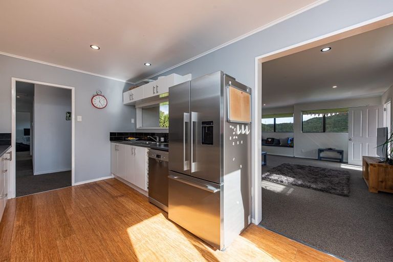 Photo of property in 54 Woodhouse Avenue, Karori, Wellington, 6012
