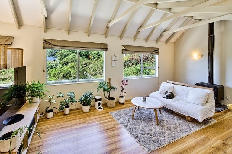 Photo of property in 1/102 Sutherland Road, Melrose, Wellington, 6023