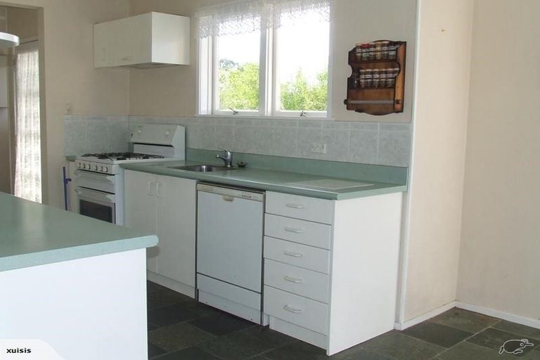 Photo of property in 8 Cypress Place, Sunnynook, Auckland, 0620