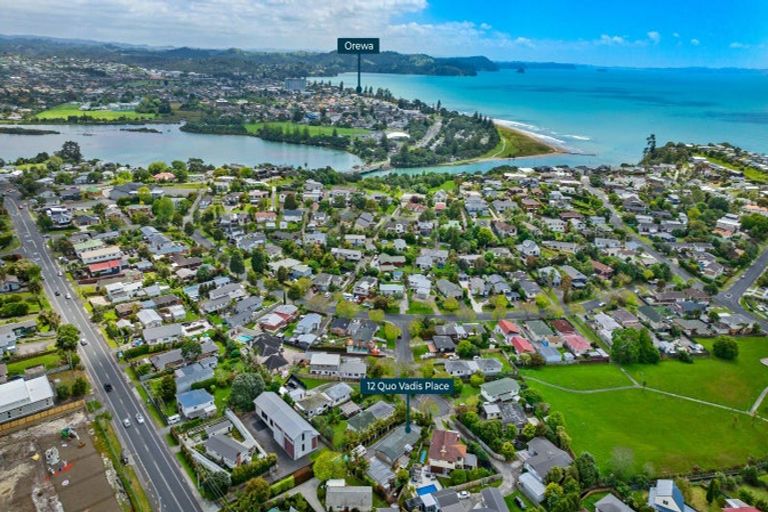 Photo of property in 12 Quo Vadis Place, Red Beach, 0932