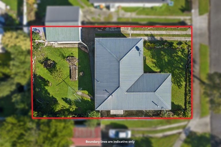 Photo of property in 15 Halswell Crescent, Westbrook, Palmerston North, 4412