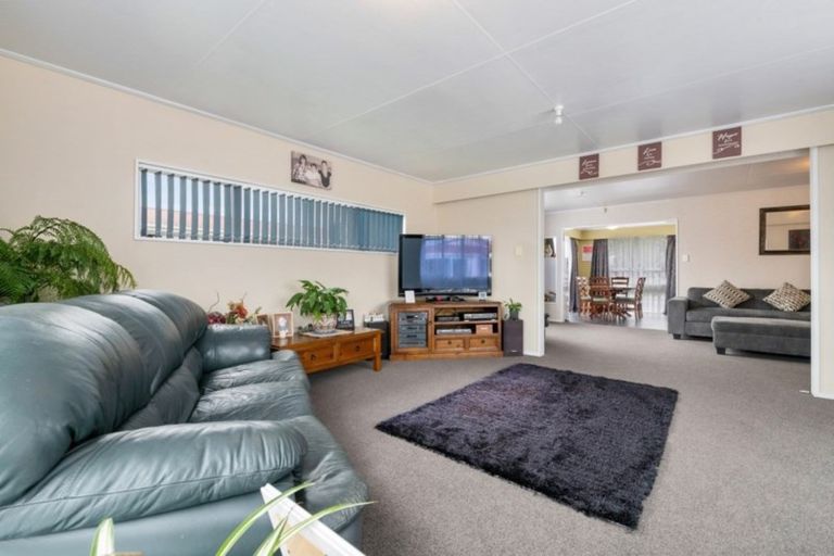Photo of property in 9 Waihi Place, Westbrook, Palmerston North, 4412