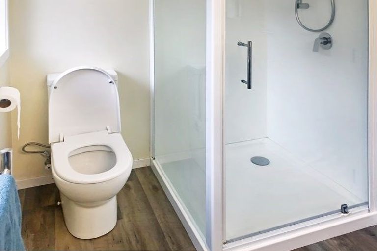 Photo of property in 1/7 Lingham Crescent, Torbay, Auckland, 0630