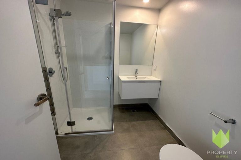 Photo of property in 30 Clay Works Lane, New Lynn, 0600