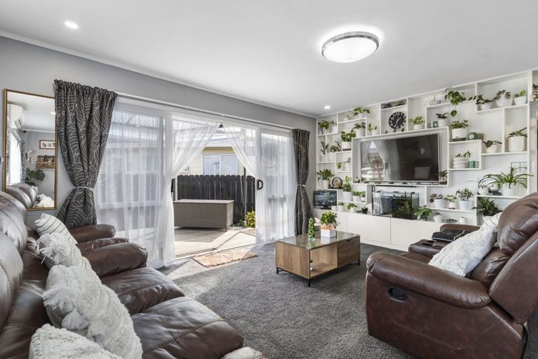 Photo of property in 1/11 Volta Place, Clendon Park, Auckland, 2103