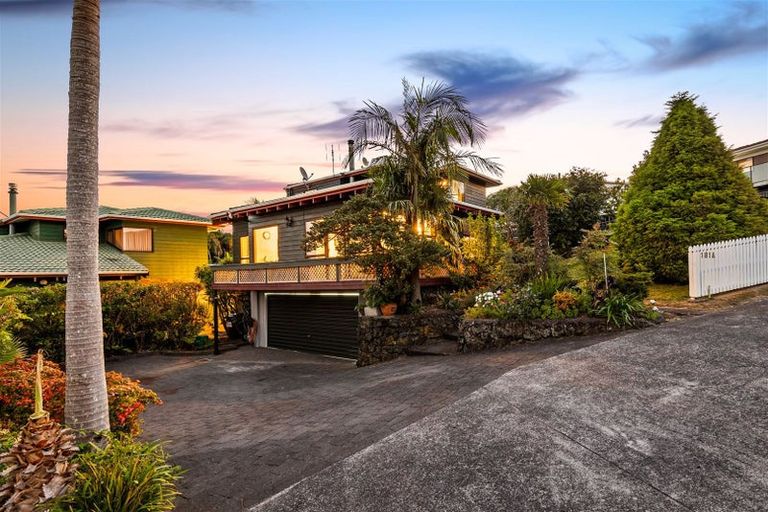 Photo of property in 1/181 Luckens Road, West Harbour, Auckland, 0618