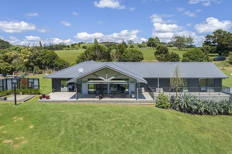 Photo of property in 79 Kanohi Road, Kaukapakapa, 0873