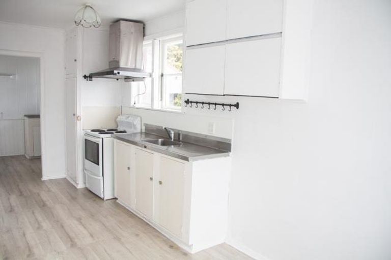 Photo of property in 28 Godley Street, Waterloo, Lower Hutt, 5011