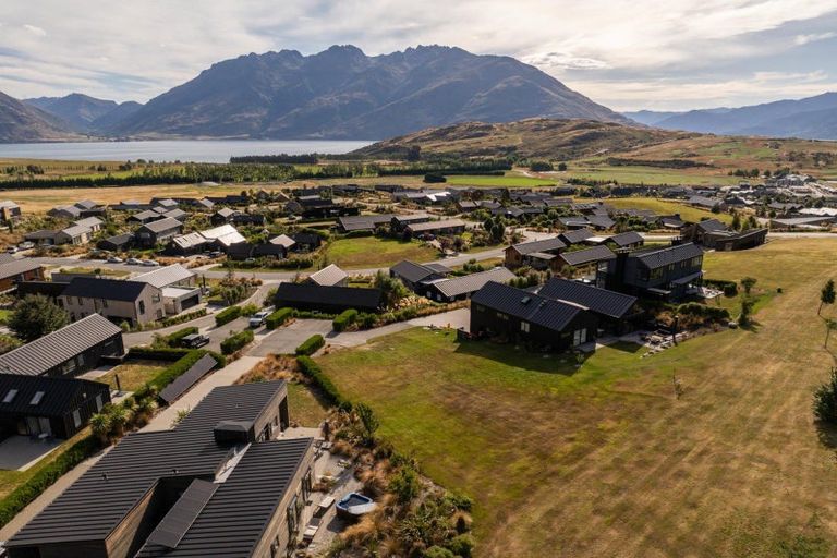 Photo of property in 5 Branigan Court, Jacks Point, Queenstown, 9371