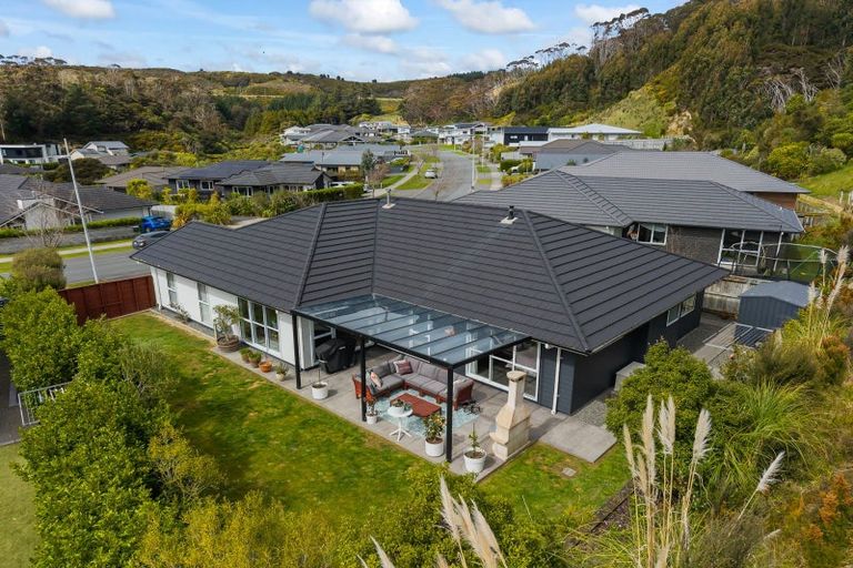 Photo of property in 35 Banks Boulevard, Whitby, Porirua, 5024